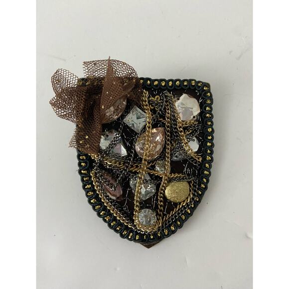 shield brooch - Picture 1 of 4
